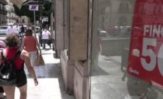 Arrivano i saldi, spesa di 213 euro a famiglia