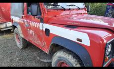 Camion si rovescia dopo aver investito un cervo nel Bellunese: morto l'autista 