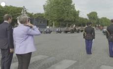 Macron alla tradizionale parata per anniversario presa della Bastiglia