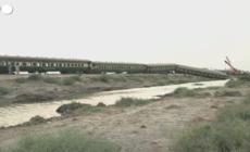 Deraglia un treno in Pakistan, decine di morti