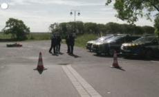 Francia, precipita aereo da turismo: la polizia blocca accesso a luogo dello schianto