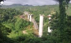 India, crolla un ponte ferroviario in costruzione: almeno 17 operai morti