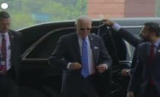 Biden al G20, il presidente Usa accolto dal primo ministro Modi