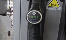 Benzina, "all'erario 5,6 miliardi, per bonus 104 milioni"