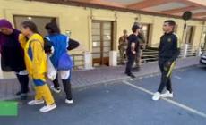 Migranti, a Ventimiglia 250 respingimenti al giorno. Una 15enne: "Vorrei andare a scuola"