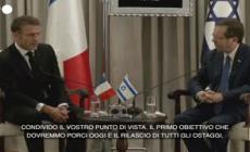 Israele, Macron: "Liberare tutti gli ostaggi e combattere i terroristi"