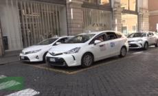 Roma, i tassisti: "Tre euro in piu' a corsa e aprire via dei Fori Imperiali"