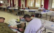 Medio Oriente, israeliani donano il sangue in una clinica al confine con il Libano