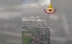 Maltempo in Toscana, il sorvolo dell'elicottero dei vigili del fuoco tra Firenze e Pistoia
