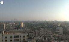 Gaza, fumo sulla citta' mentre continuano i raid
