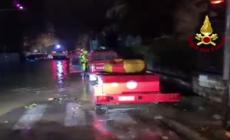 Maltempo, oltre mille interventi dei vigili del fuoco per l'alluvione in Toscana