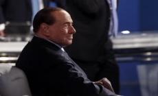 Berlusconi a Guerra: "Non ti intesto la casa, e' corruzione"