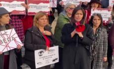 25 novembre, alla manifestazione di Azione l'urlo con i nomi delle vittime
