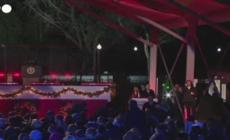 Usa, Biden e Jill accendono l'albero di Natale della Casa Bianca