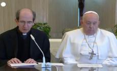 Il Papa: "Ho una bronchite acuta". Ma continua a lavorare