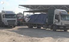 Gaza,  camion di aiuti umanitari bloccati al valico di Rafah
