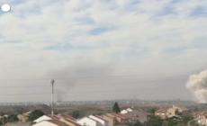Si alza il fumo dopo gli attacchi a Gaza