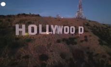 La scritta Hollywood festeggia i cento anni, e torna ad illuminarsi