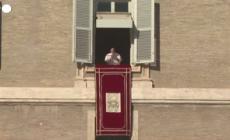 Il Papa: "Sui diritti umani c'e' ancora molto da fare"