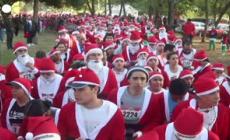 Messico, la corsa dei Babbi Natale di ogni eta' (e sesso)