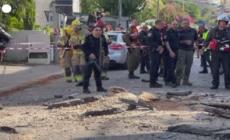 Israele, attacco a sud di Tel Aviv: danni a edifici e veicoli