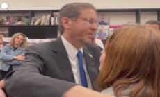Israele, il presidente Herzog incontra famiglie degli ostaggi