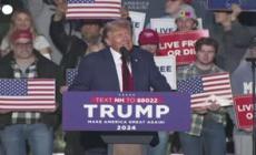 Trump shock contro i migranti: "Avvelenano il sangue degli Stati Uniti"