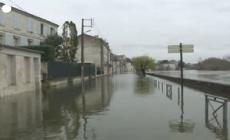 Maltempo in Francia, Saintes ancora sott'acqua