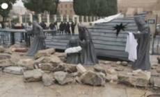 Betlemme, un presepe di macerie richiama la devastazione nella Striscia di Gaza