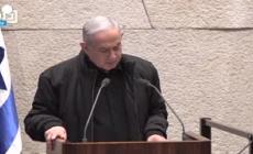 Netanyahu contestato al parlamento dalla famiglie degli ostaggi