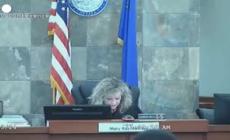 Usa, giudice aggredita da imputato durante il processo