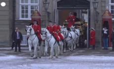 Danimarca, l'ultimo giro in carrozza della regina Margrethe