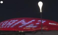 Lo stadio del Bayern Monaco rende omaggio a Beckenbauer - Video