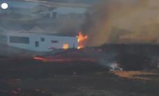 Islanda, la cittadina di Grindavik assediata dalla lava