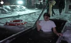 Russia, bagno nell'acqua gelata per l'Epifania ortodossa