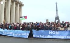 Francia, in piazza contro la legge sull'immigrazione