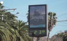 Caldo anomalo in Spagna, a Valencia c'e' chi va in spiaggia