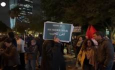 A Tel Aviv in piazza contro Netanyahu e per il cessate il fuoco