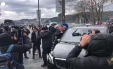 Istanbul, il sindaco sul luogo dell'attacco alla chiesa italiana