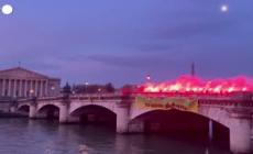 Parigi, attivisti di Greenpeace manifestano in favore dei contadini