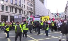 Palestina, centinaia di manifestanti in marcia a Londra