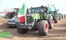 Le ragioni degli agricoltori raccontate a bordo di un trattore