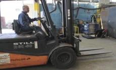 Male la produzione industriale nel 2023, giu' del 2,5%. Dato piu' basso dopo il tonfo della pandemia