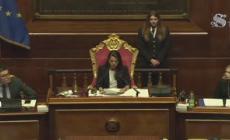 Senato, comunicate le dimissioni di Sgarbi: applauso in Aula