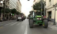 Grecia, agricoltori con 130 trattori raggiungono il centro di Atene