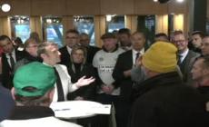 Parigi, Fiera dell'agricoltura inaugurata da Macron tra i fischi