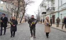 Meloni porta il G7 a Kiev:  "Difenderemo la nostra casa"