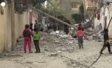 Gaza, attacco israeliano colpisce Rafah: la conta dei danni tra le macerie