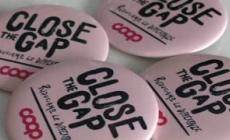 Close the gap, Coop rilancia la battaglia per abbassare l'Iva sugli assorbenti