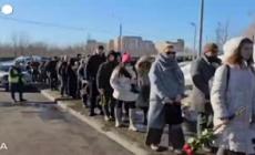 Navalny, la coda interminabile per entrare al cimitero Borisovsky